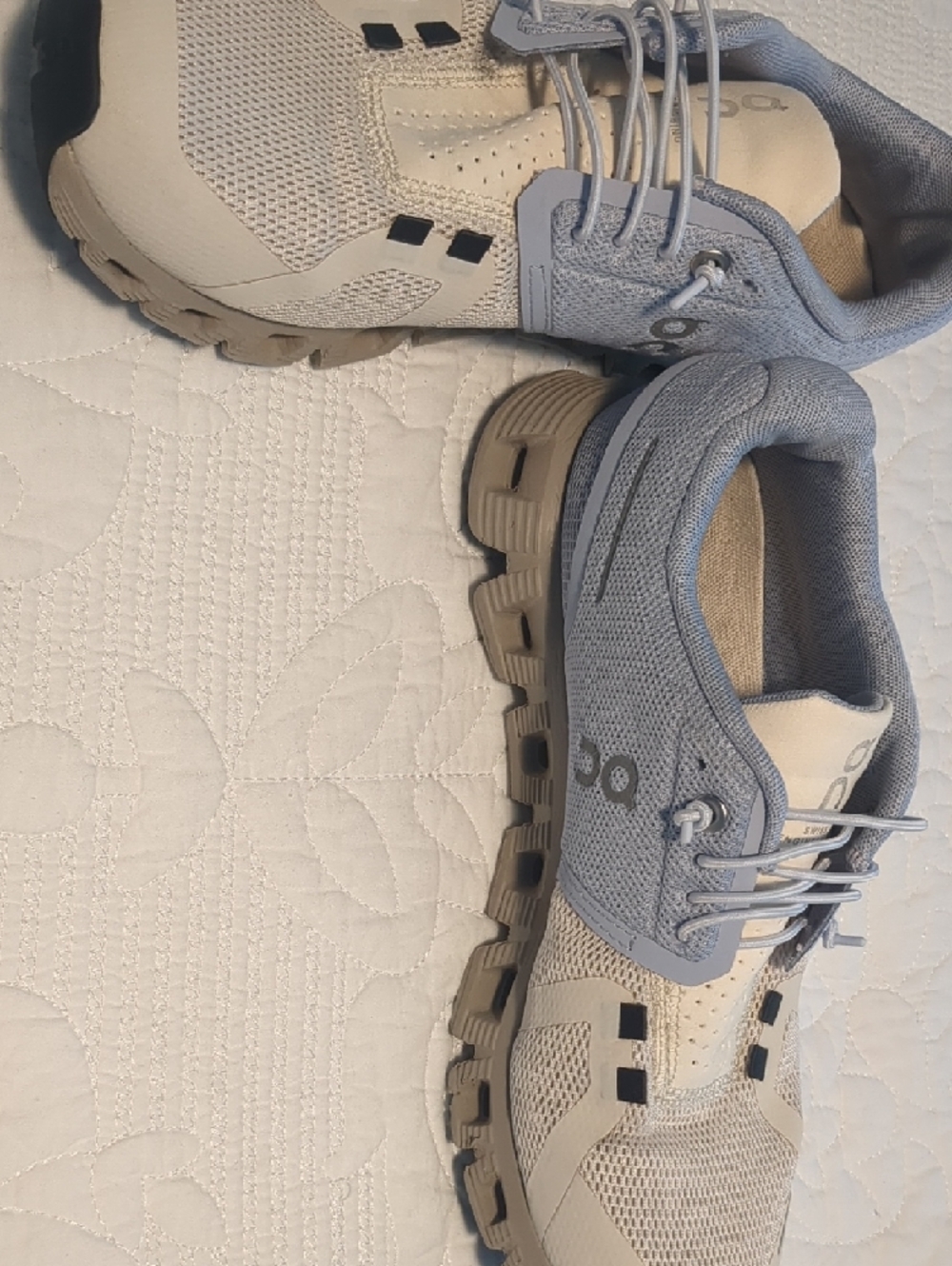 On Running Cloud 5 Sneakers - Picture 4 of 10